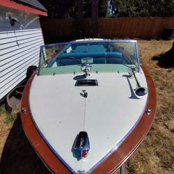 Classic 1968 Century Resorter Boat with 250hp Ford 352 V8 + Trailer Boat