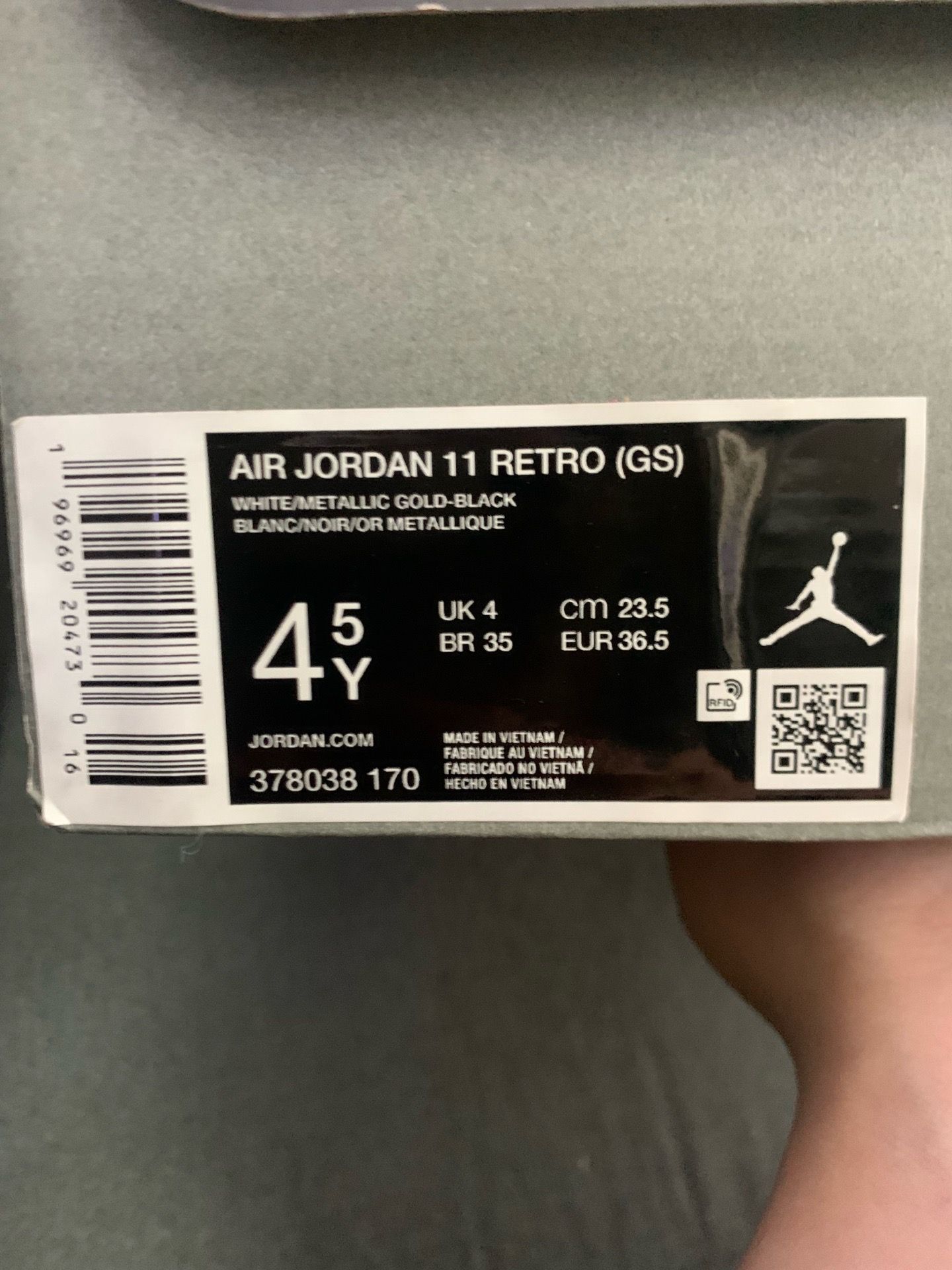 Jordan 11 matallic gold and black size 4.5y