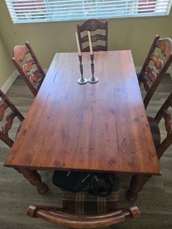 Wood Dining Table including 6 chairs