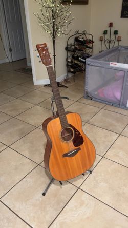 Yamaha fg700s acoustic guitar