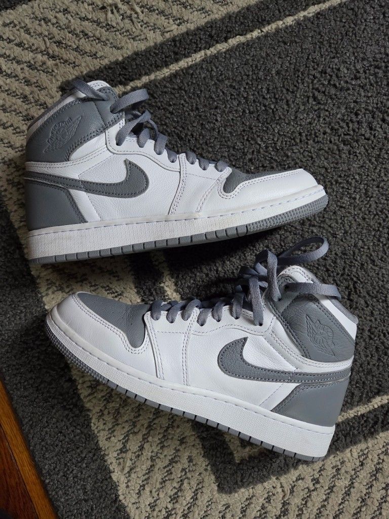 BIG KIDS AIR JORDAN RETRO