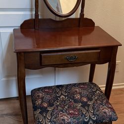 78247 Victorian style vanity / wood and a fabric bench seat 
