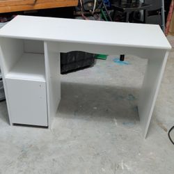 White Desk 
