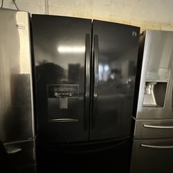 Kenmore Refrigerator Working Great 
