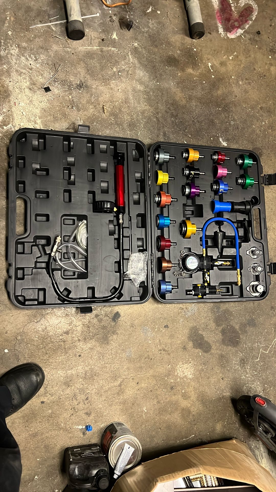 Matco Tools 27 Piece Master Radiator Pressure Test Kit