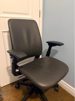 steelcase amia ergonomic office chair used