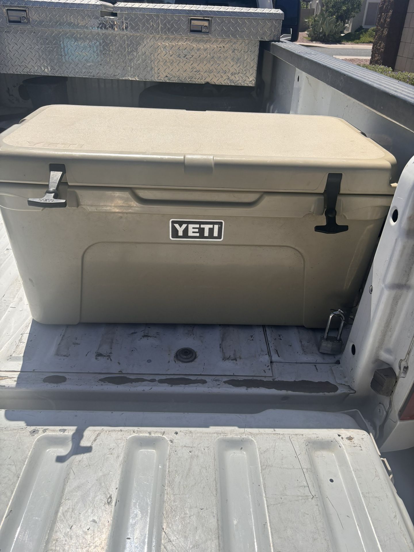 Yeti Cooler 65 