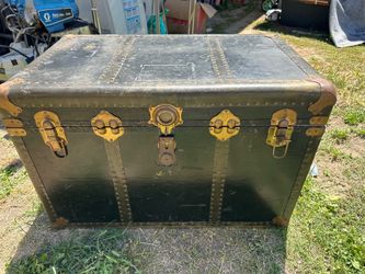 Vintage Trunk Chest