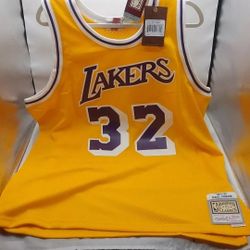 Mitchell & Ness Authentic NBA Lakers Magic Johnson 1984-85 Swingman Jersey 