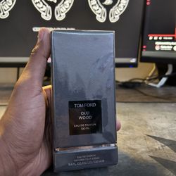 Tom Ford Oud Wood – Eau de Parfum