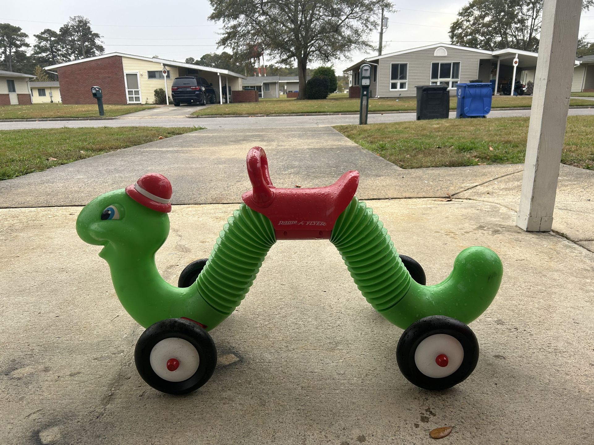 Radio Flyer Inchworm