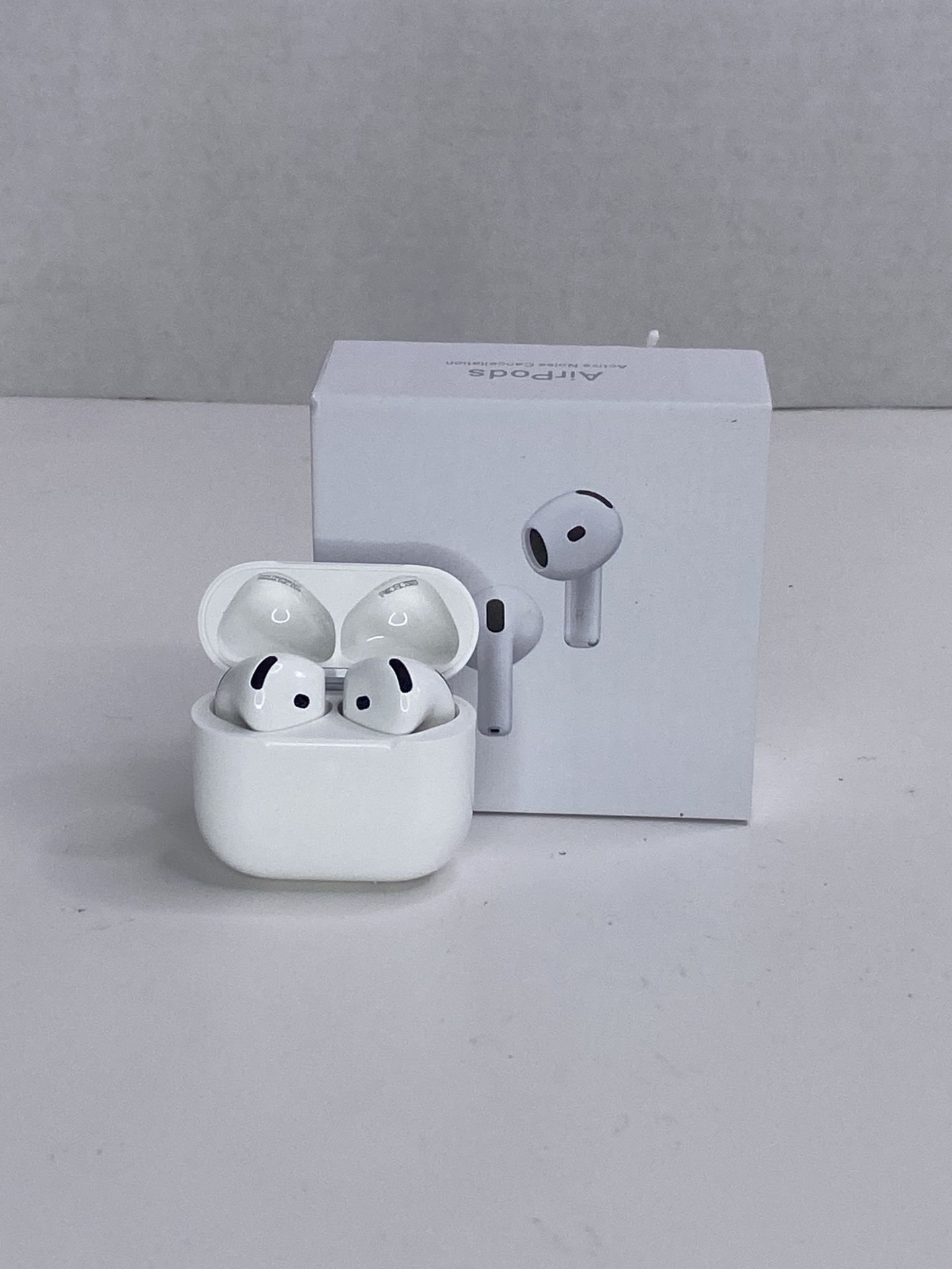 Apple AirPods 4