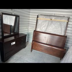 Queen Size Bedroom Set