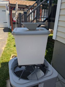 30 lb dog food container with scooper