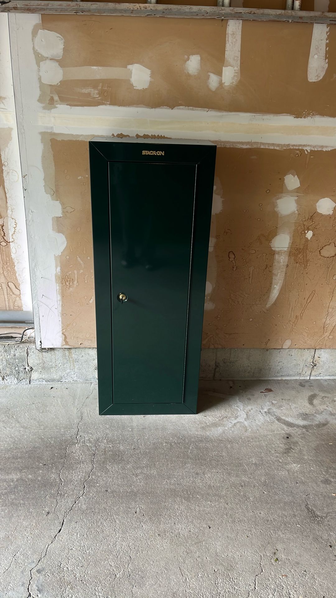 ALL STEEL 8 GUN SECURITY CABINET
