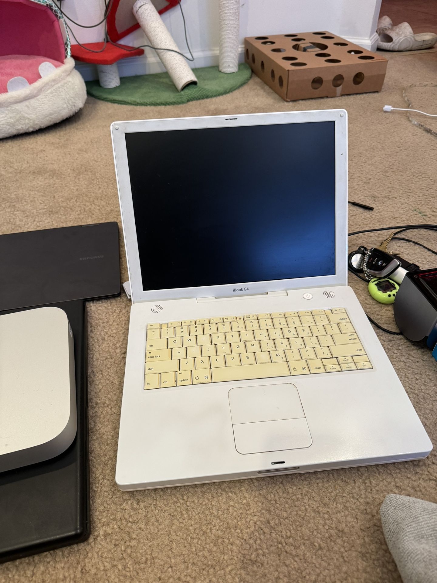 Vintage iBook G4
