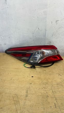 2018 2019 2020 Toyota Camry drive side taillight
