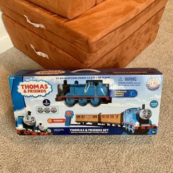 Lionel Thomas & Friends Ready-to-Play Train Set