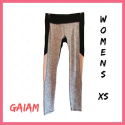 NWT Women’s Gaiam Sophia print 7/8 Leggings Sz:XS