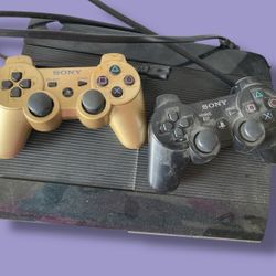 PS3 +2 Controllers +2 Games