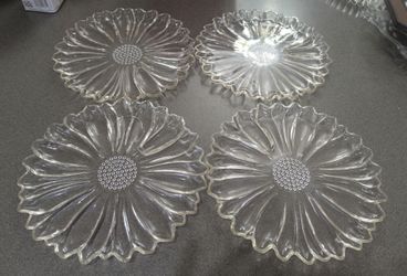 Set of four 1950s Hazel Atlas Sunflower Shaped Plates