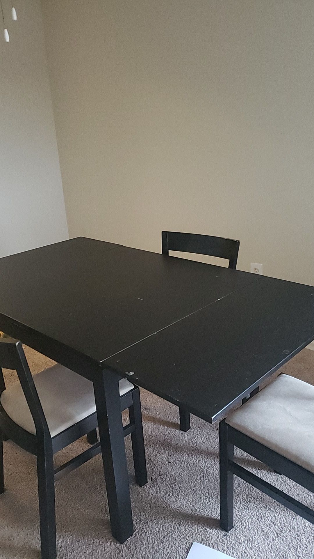 Dining table expandable