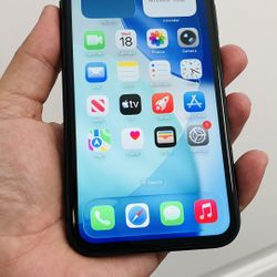 iPhone 11 64GB Factory Unlocked – 83% Battery Health – Face ID – Works Perfect