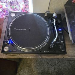 Pioneer PLX-1000 Professional  DJ Turntable with diamond cart and dust cover