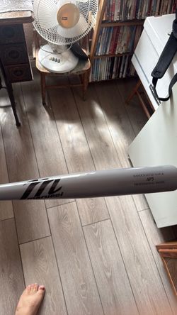 Marucci Wood Bat 32"