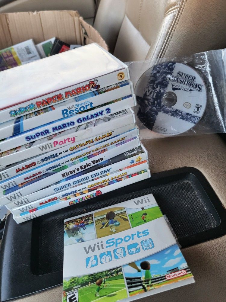 Nintendo Wii Games Lots Of Mario, Wii Sports Wii Resort, Wii Party Kirbys Etc.