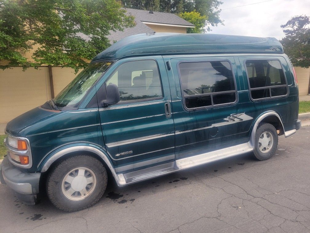 1996 Chevy G1500 Express