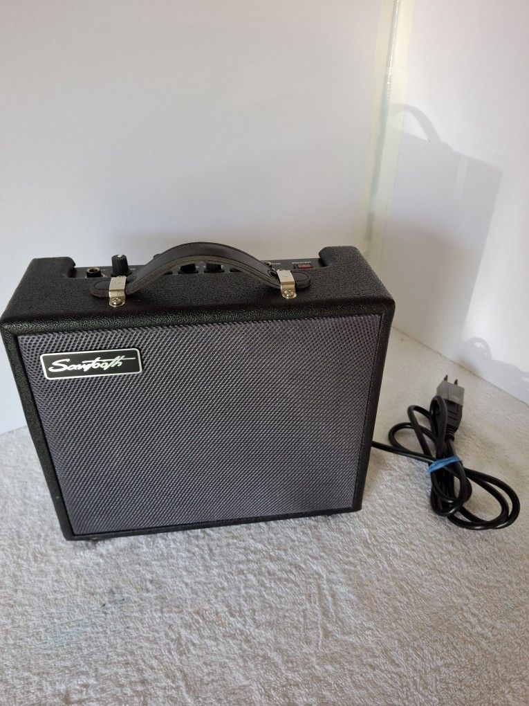 Small Gig Amp For electric Guitars