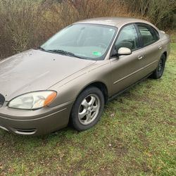 2004 Ford Taurus