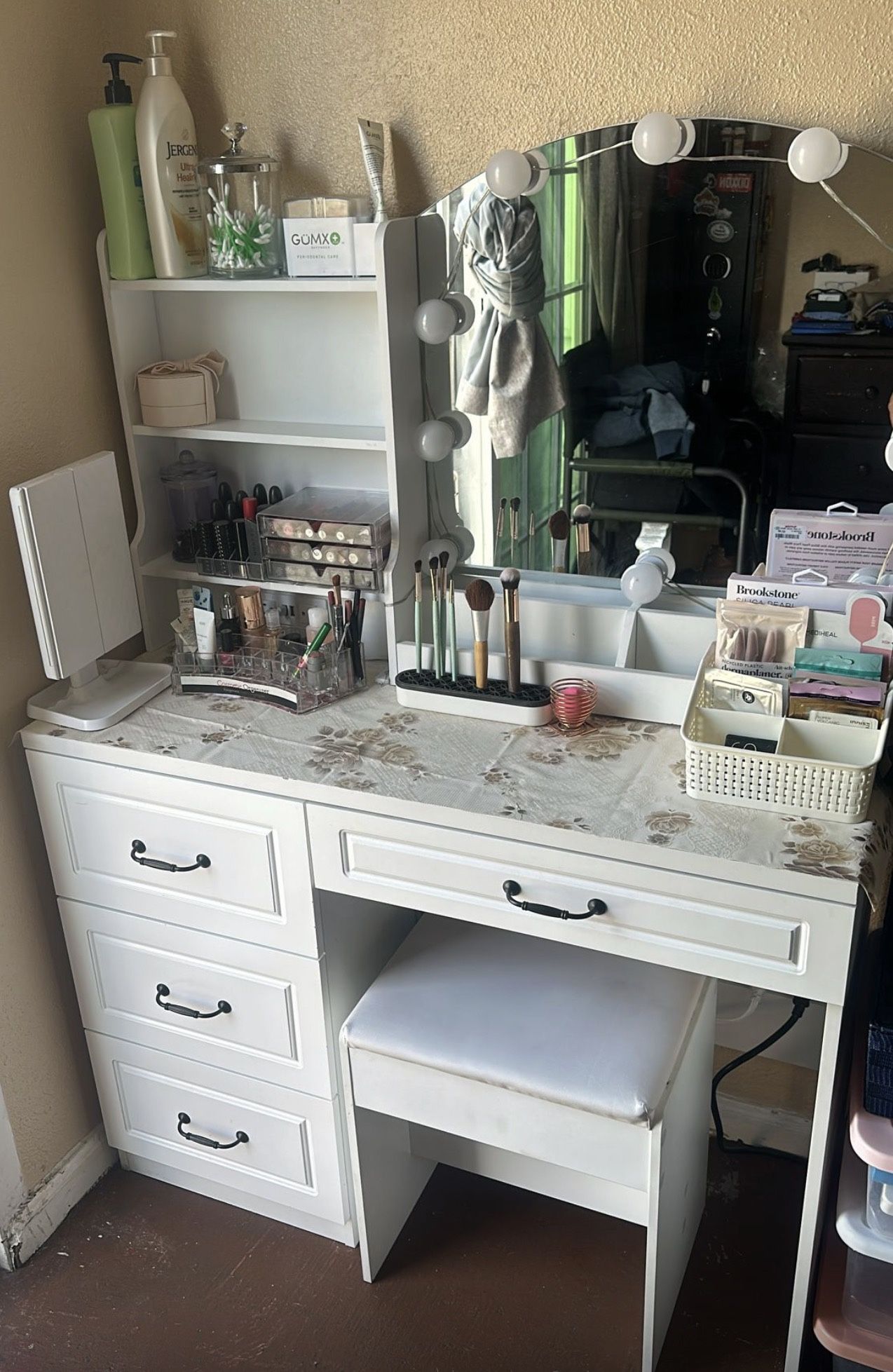 Vanity For Little Girl