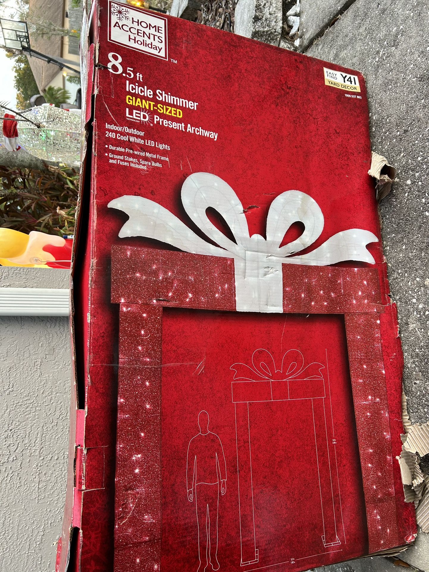 8.5 Ft Outdoor Christmas Present