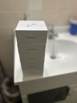 Air Pods Pro 2 Throwing Deals !!!!  ** ALL REAL NO FAKE MATERIAL 