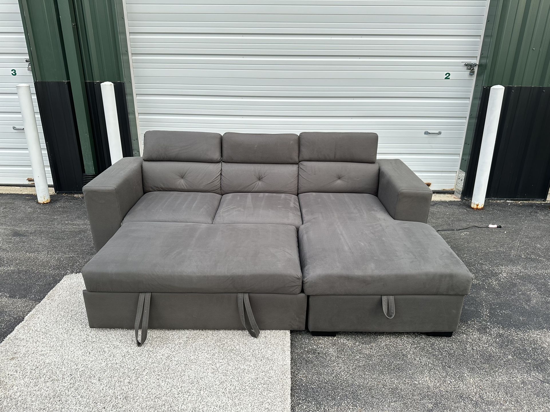 Gray Sectional W Pullout Bed