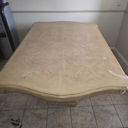 Dinning Table With 6 Chairs *Look At Photos*