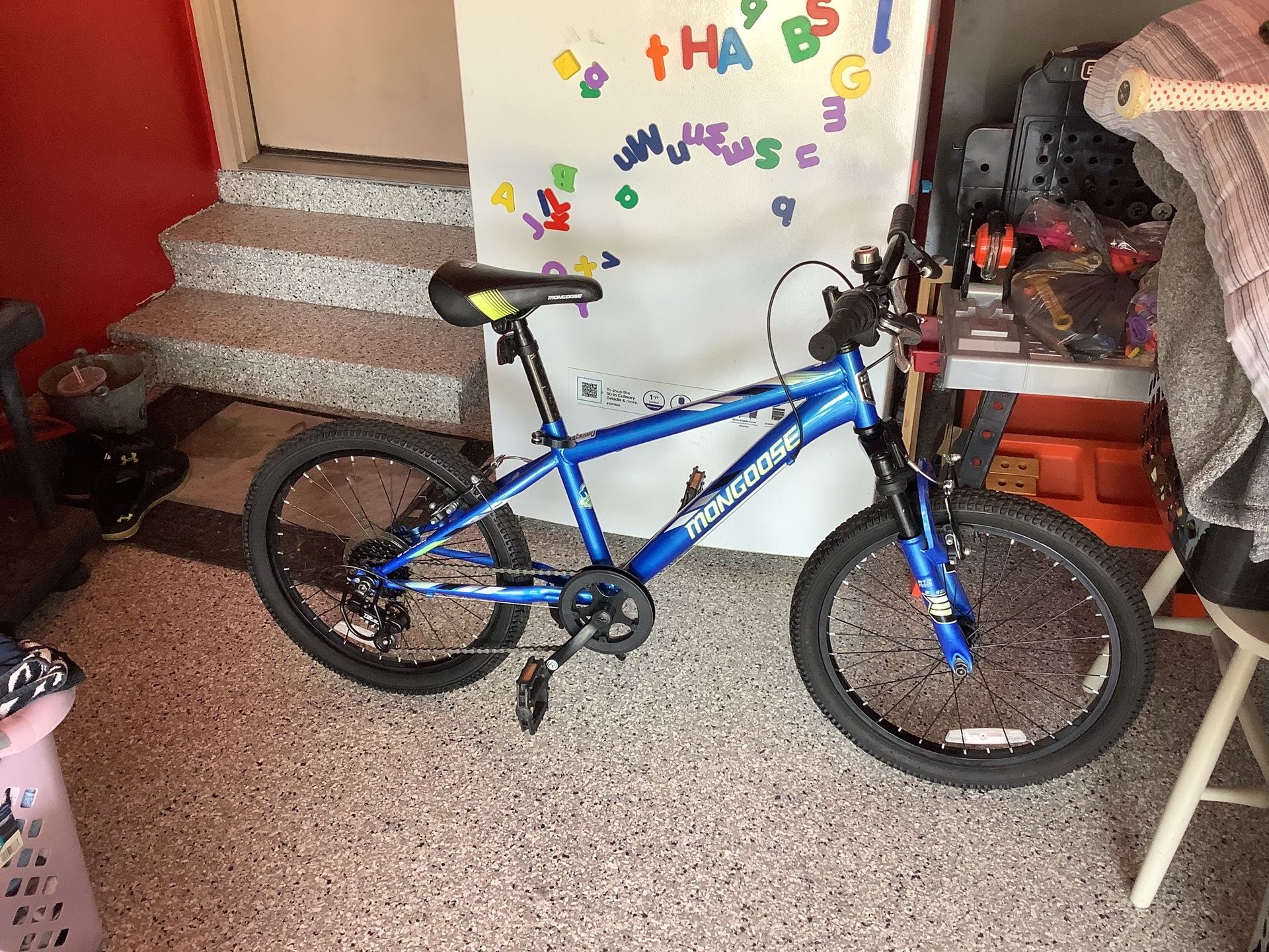 Mongoose BMX 6 Speed Inertia BMX bike, like new condition rode one season 20” tires, rear and front hand brakes, tires like new, no rust, ready for th