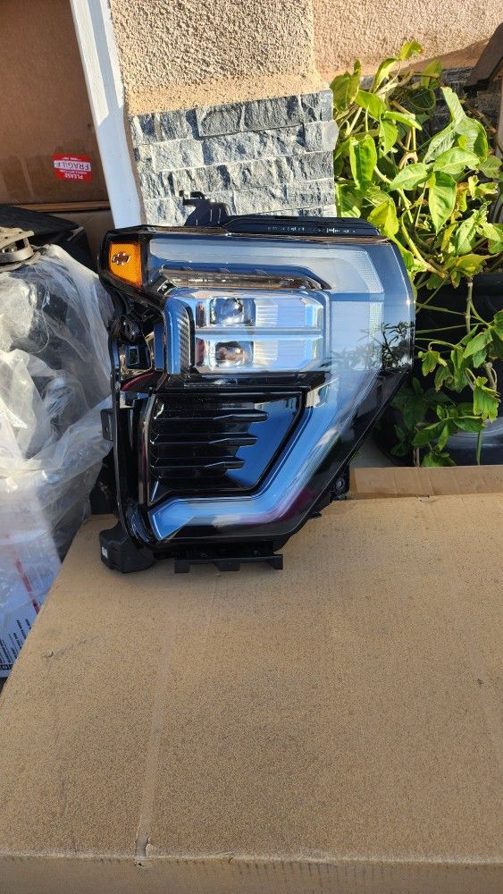 2025 Silverado Duramax 2500 Headlight