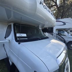 2024 Thor Four Winds 27R 