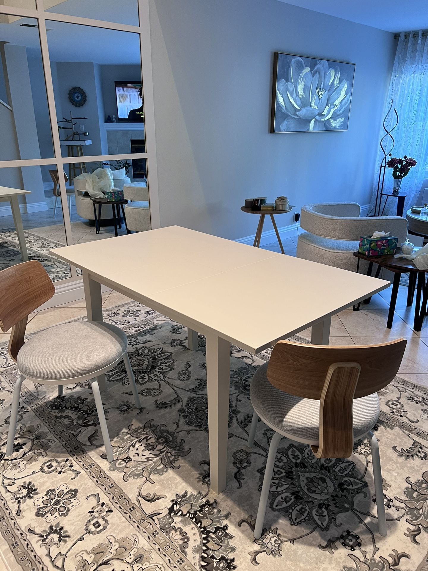 Extandable Dinning Table
