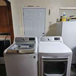 LG WASHER AND DRYER SET BOTH ELECTRIC XL CAPACITY 5.3 CU DELIVERY AVAILABLE FOR EXTRA FEE WE DO REPAIRS