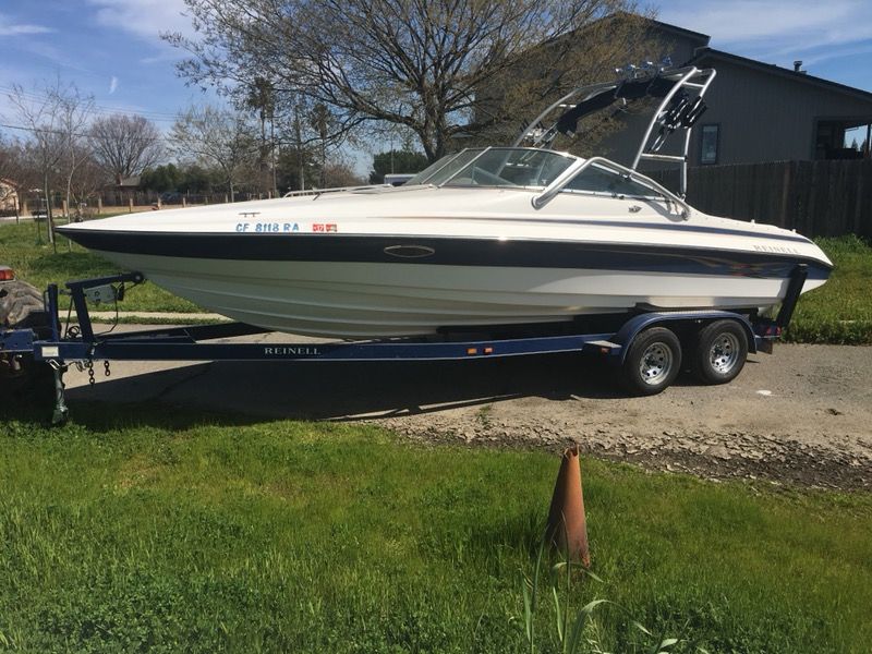 2002 Reinell 240c cuddy cabin IO