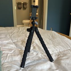 Phone tripod