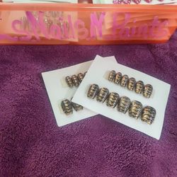 1 Set Of Press On Nails 