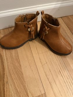 Brand New Without Box Carter’s Toddler Booties With Heart Tassel