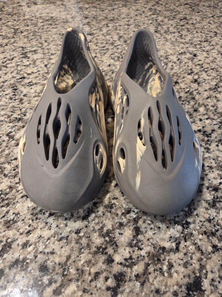 Yeezy Foam Runners Size 9