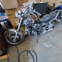 Honda Magna 750