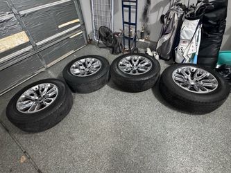 Set of 4 Chrome Alloy Wheels with Tires